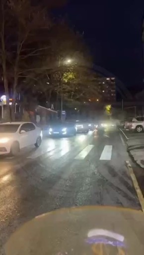 Дорога превратилась в каток: масло вылилось из КамАЗа в Сочи