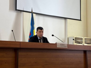 В преддверии новогодних праздников в администрации Ейского района прошло совещание по вопросам охраны общественного порядка, мошенничества, миграционного законодательства, мерах пожарной безопасности, о местах укрытия...