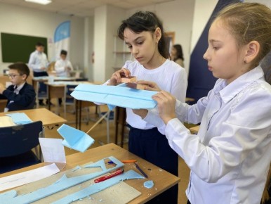 В Новороссийске прошёл инженерный хакатон «Авиаконструкторы будущего: Миссия «Дальний полёт»