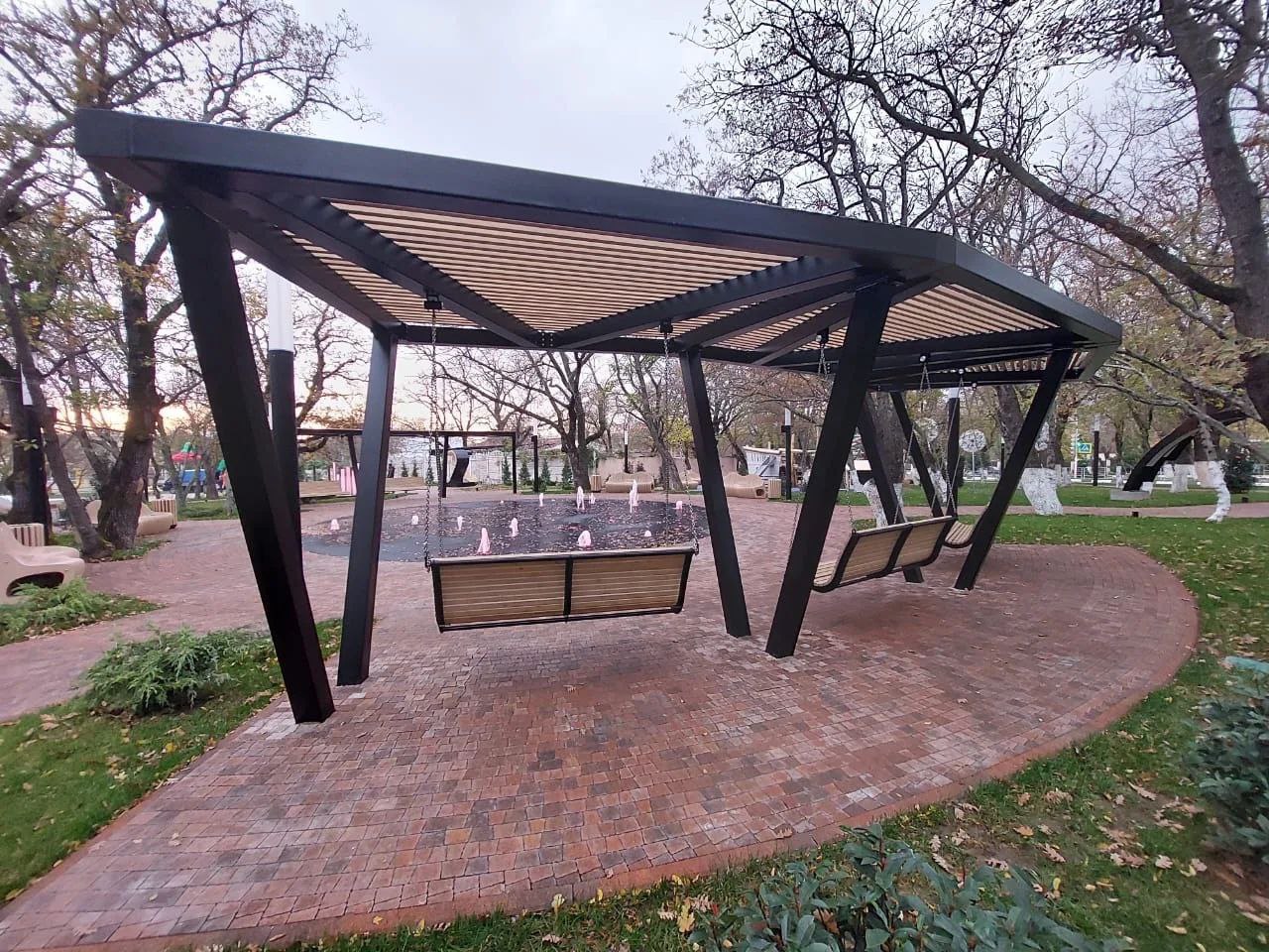 В геленджикском селе Кабардинка по нацпроекту благоустроили сквер