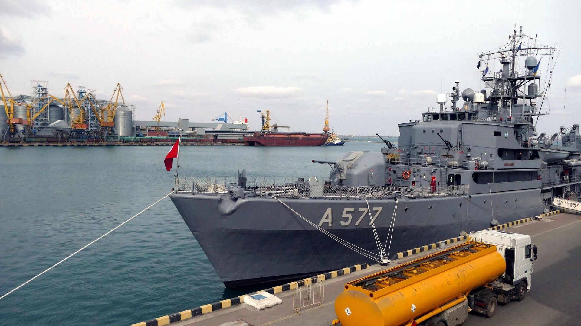 "Мы можем минировать Одесский залив": эксперт о готовности РФ дать жёсткий ответ на танкерные атаки