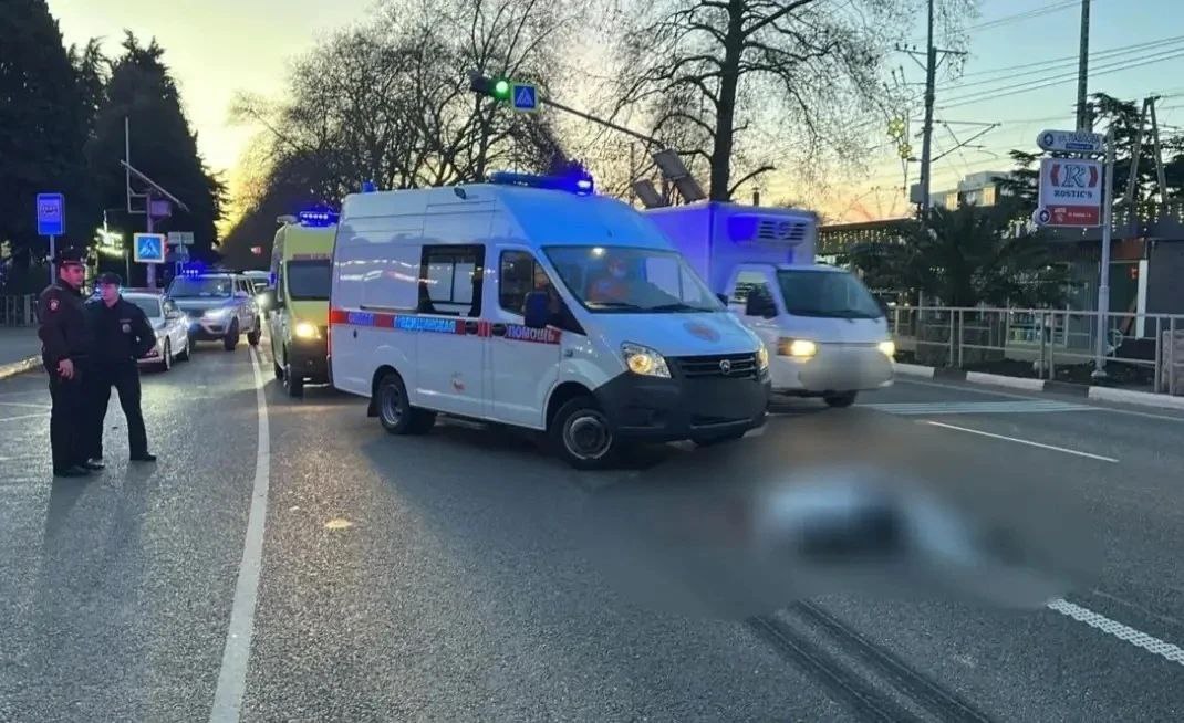 Два пенсионера попали в ДТП на дороге в Сочи