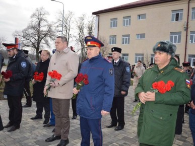 В Кропоткине представитель следственного управления СКР по Краснодарскому краю принял участие в открытии Аллеи Памяти