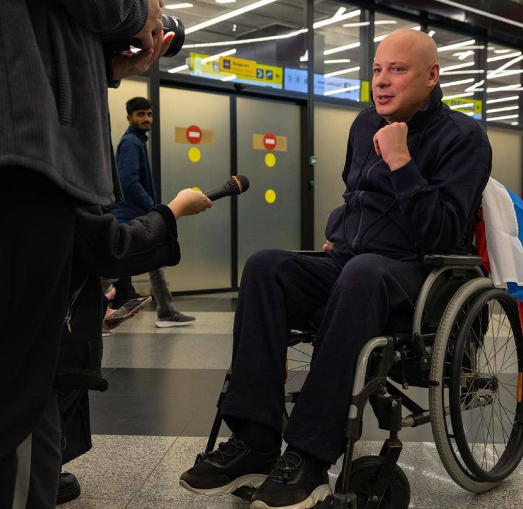 Российский инвалид-колясочник Илья Желнов посетил 68 стран за один год и установил мировой рекорд