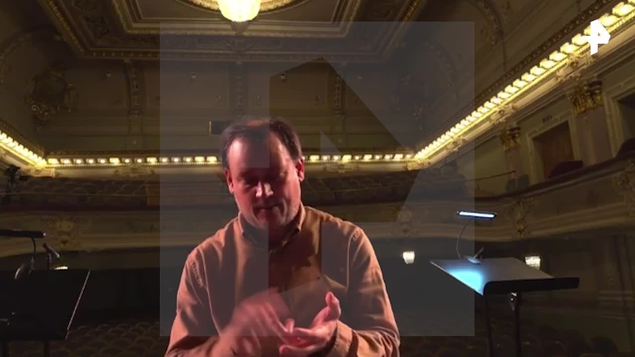 "Вы — обслуживающий персонал, не более чем просто дерьмо": очередной скандал развернулся вокруг дирижера Санкт-Петербургского губернаторского оркестра Антона Лубченко