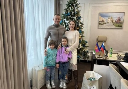 Двойной праздник: депутат гордумы Краснодара Андрей Анашкин вручил большие подарки кубанкам, родившимся в декабре