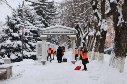 В АРМАВИРЕ НАЧАЛАСЬ УБОРКА СНЕГА
