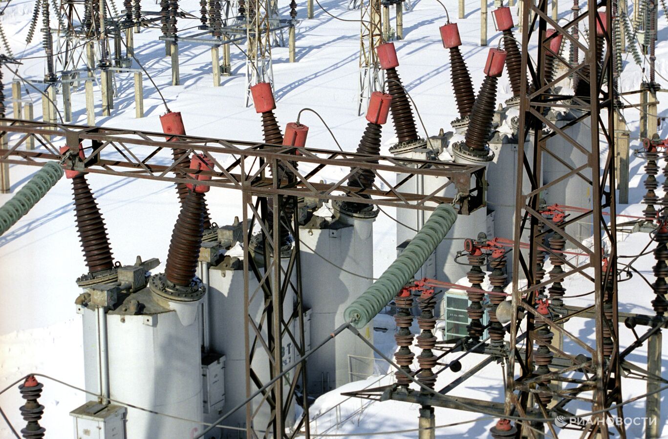 В Сочи энергетики восстанавливают работу подстанций и ЛЭП