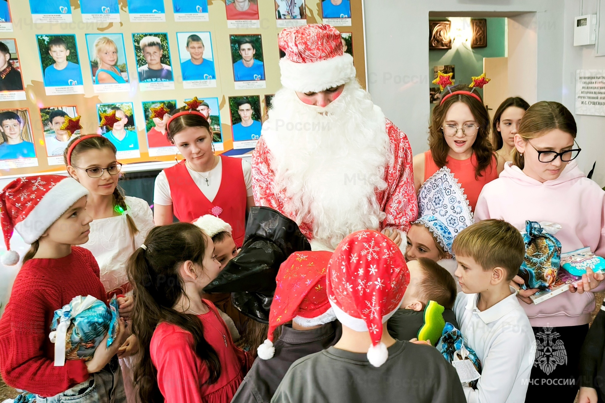 Новогодняя программа для детей пожарных