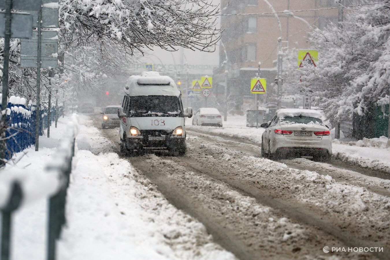 На Кубани из-за снега рухнула крыша многоквартирного дома