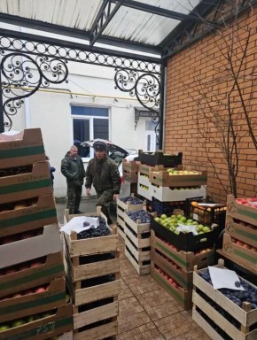 Андрей Кравченко: В преддверии новогодних праздников, чтобы создать атмосферу волшебства и подарить частичку тепла, сотрудники администрации поздравили наших военнослужащих, проходящих службу по призыву