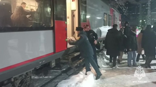 В Краснодарском крае сотрудники МЧС помогают пассажирам задерживающихся поездов