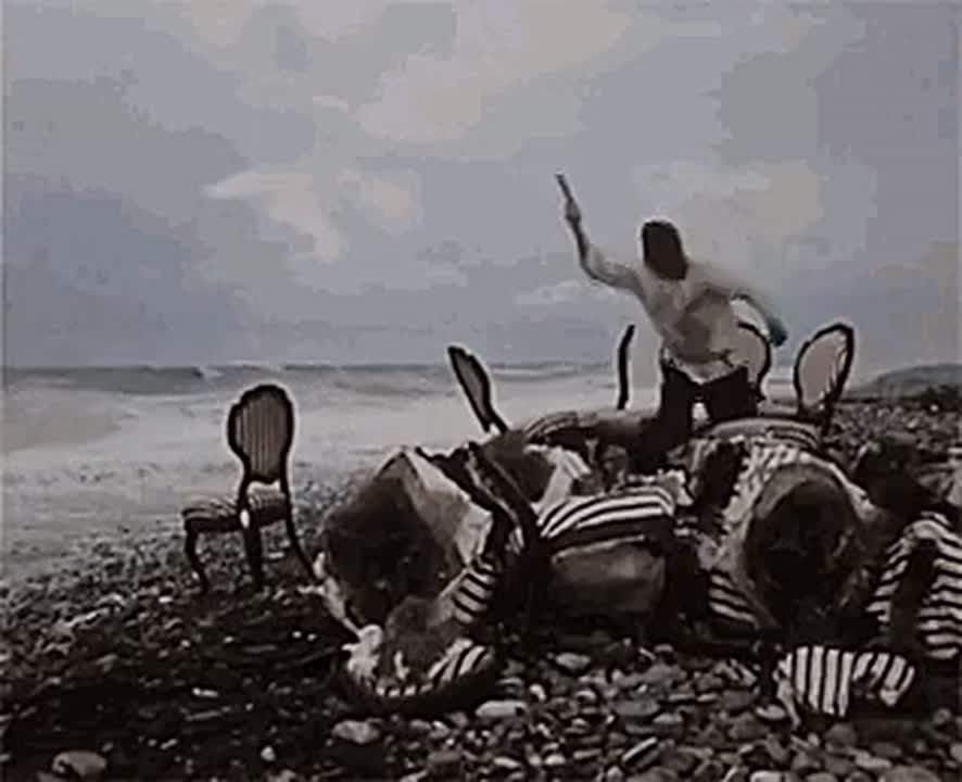 Ни денег, ни мебели: в Краснодаре полицейские задержали аферистку, которая обманула жителей на 360 тыс