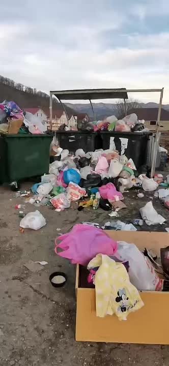 Вот такая картина выше КСМ, в селе Барановка, по дороге в сторону кладбища