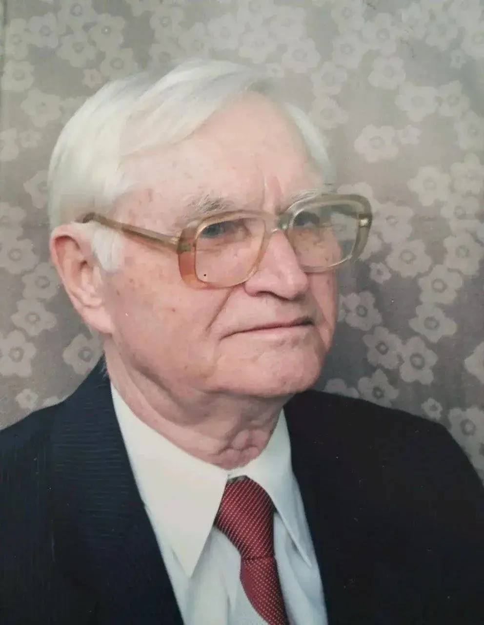 Вениамин Кондратьев поздравил с днем рождения ветерана Великой Отечественной войны из Краснодара