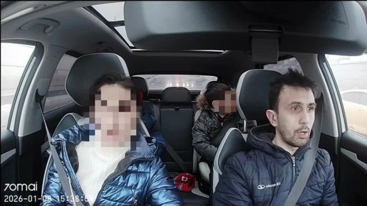 В Москве женщина чуть не выпрыгнула из такси прямо во время движения