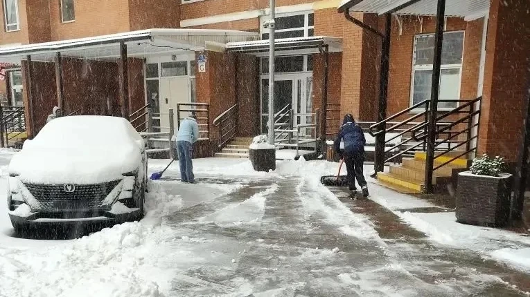 В Краснодаре проверяют работу управляющих компаний по уборке снега во дворах