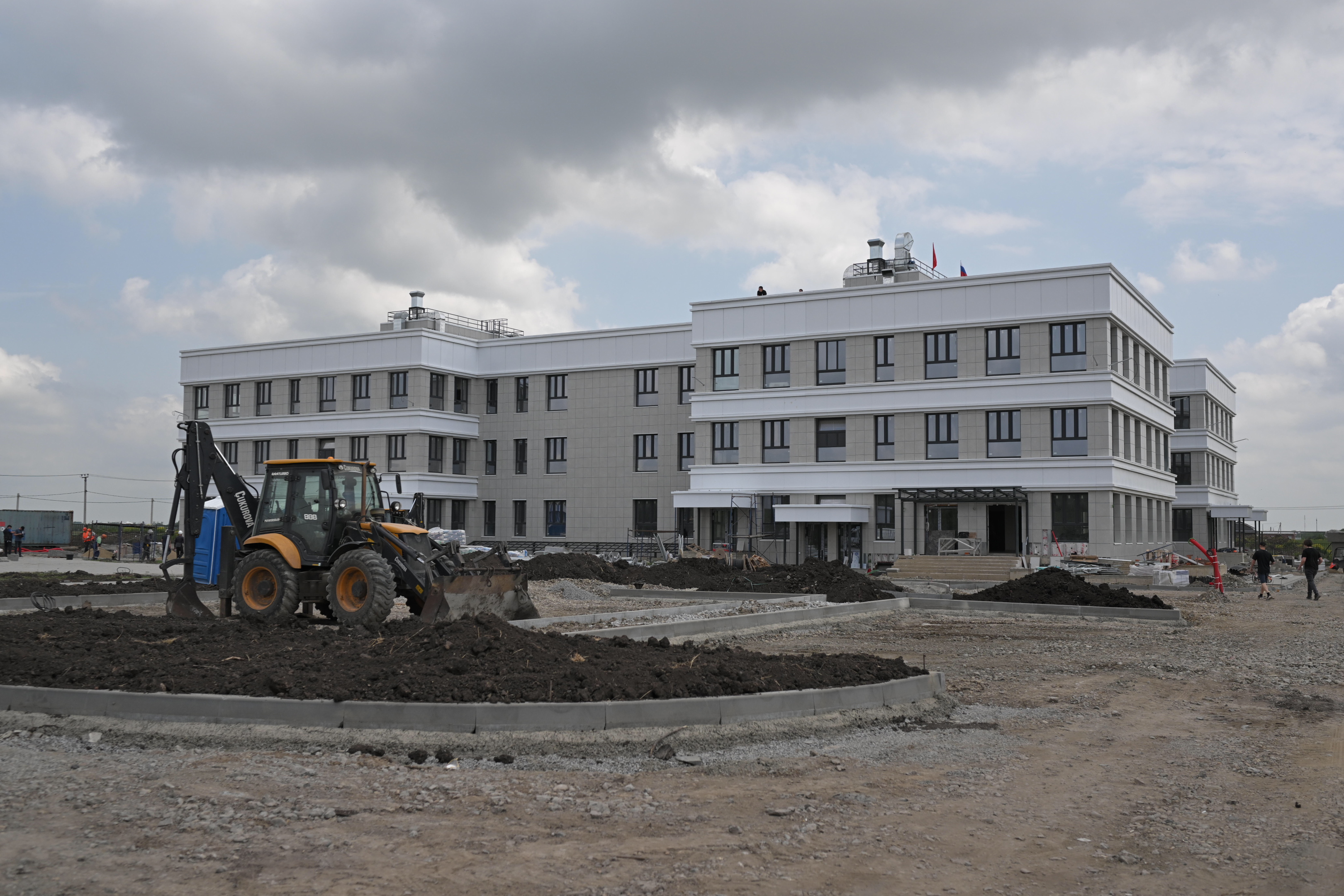 На Кубани построят более 80 школ, больниц и спортобъектов в 2026 году