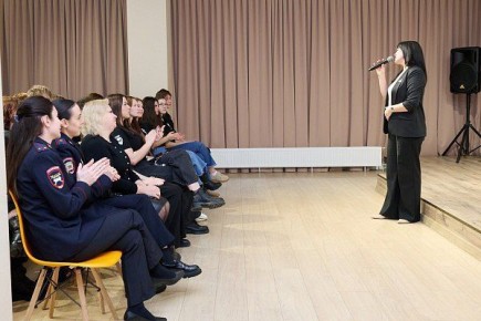 В Сочи молодежи рассказали о правилах безопасности в интернет-среде