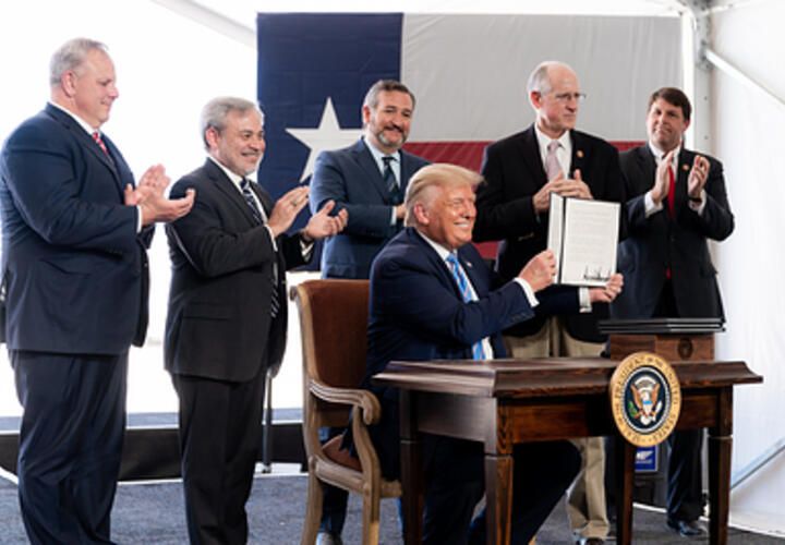 Трамп вновь выступил со скандальным заявлением