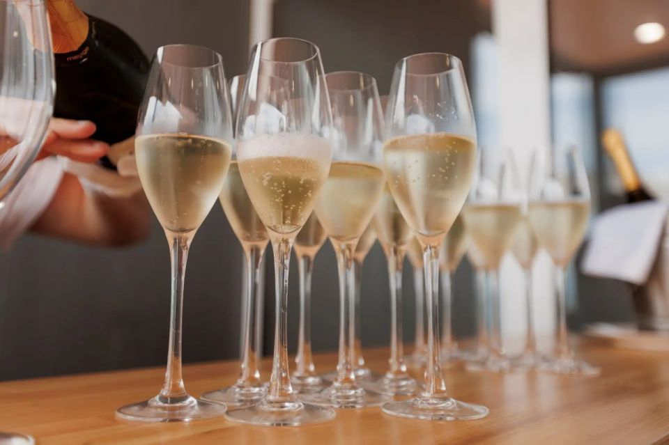 ����� 300 ��� ������ ��������� � ������ �������������� ���� �� �������������� ��������� ������� �������� � 2025 ����