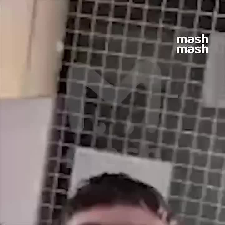 Зумер, у которого сорвало крышу, с ножом ворвался в лицей в Нижнекамске и напал на охранницу