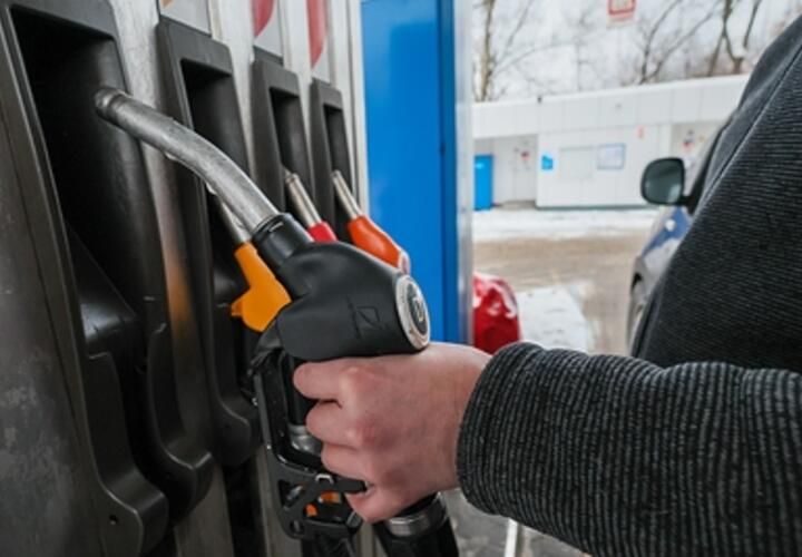 Литр бензина в США стал на 5 рублей дешевле, чем в РФ