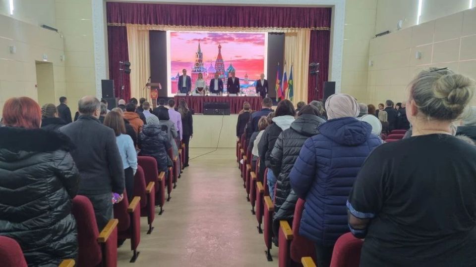 Сегодня о своей работе и деятельности администрации отчитался глава Должанского сельского поселения Василий Жук