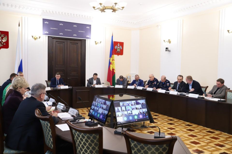 Председатель комитета ЗСК по вопросам науки и образования Виктор Чернявский провел рабочее совещание