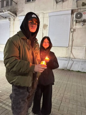 Молодёжь и жители вышли в свои дворы в память о героях-малоземельцах!