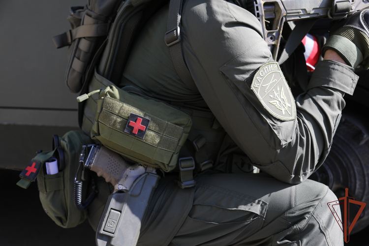 При содействии СОБР «Каспий» Росгвардии в двух регионах страны задержаны пособники телефонных мошенников