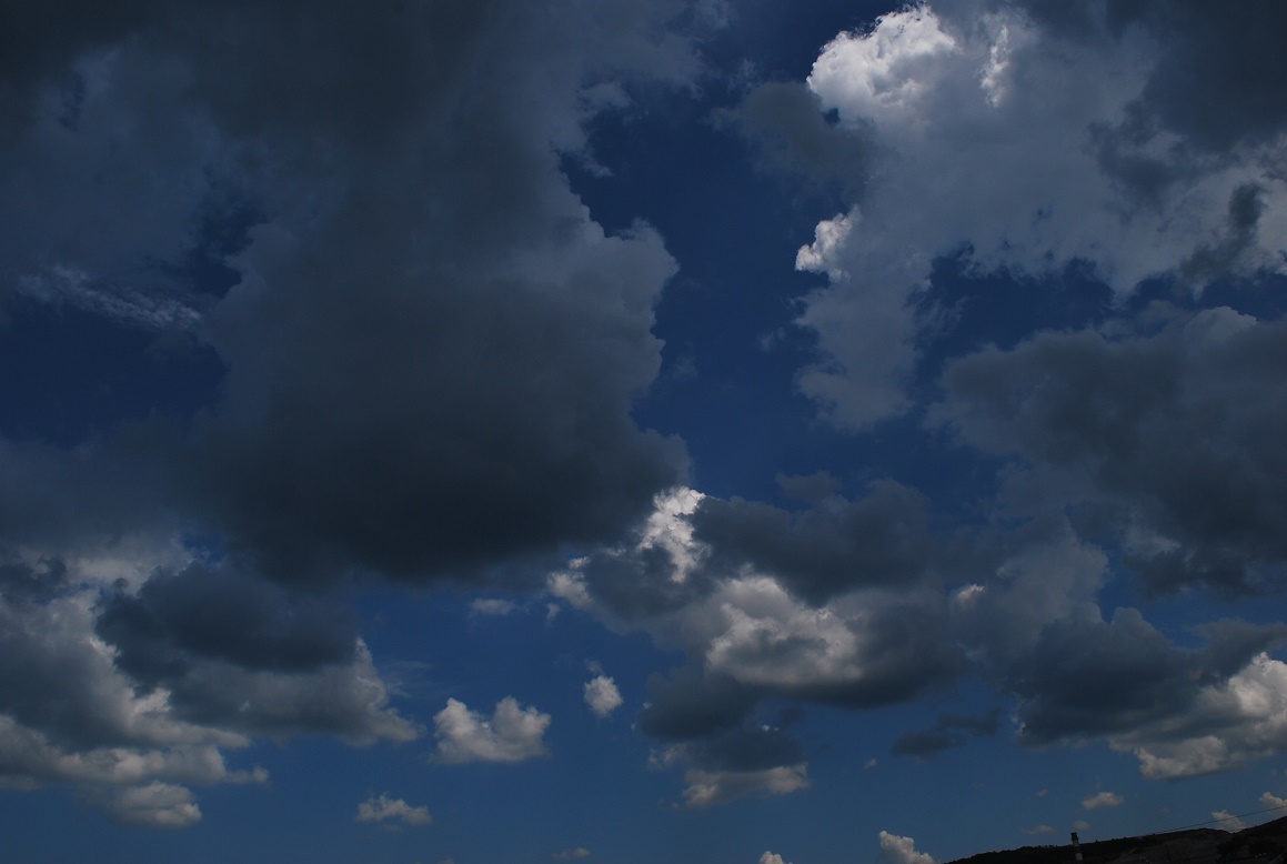 Начало недели на Кубани выдастся погожим, но неспокойным