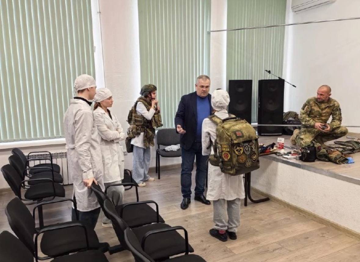 Казаки-инструкторы Новороссийского РКО провели со студентами занятия по тактической медицине