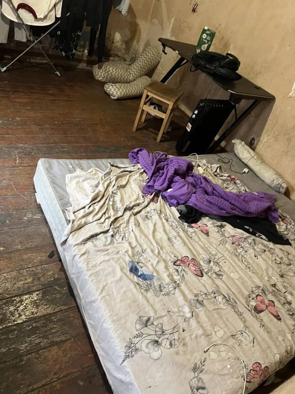 Мать-алкоголичка держала детей в антисанитарии и жестоко обращалась с ними