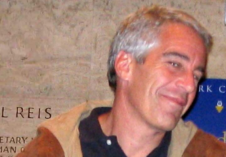 Шесть машин без номеров и восемь человек в штатском: в Британии задержали брата короля экс-принца Эндрю