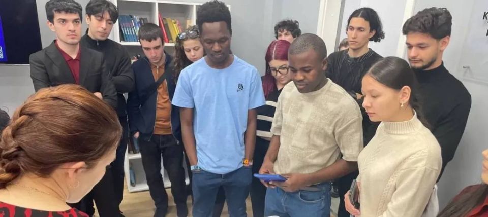 В Краснодаре иностранных студентов познакомили с русскими народными традициям