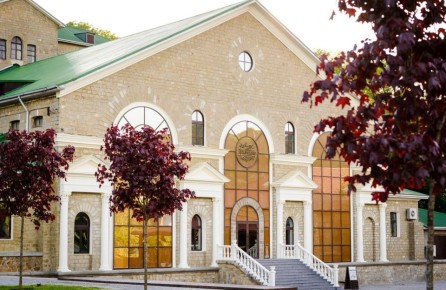 ���� ������������: � ����� ������-����� ���������� � �������� ��������� � ���������� �� 100-������ ������