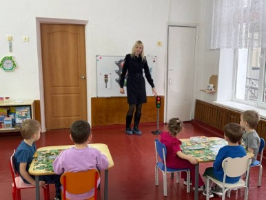 Сотрудники Госавтоинспекции Щербиновского района проводят уроки безопасности для дошколят