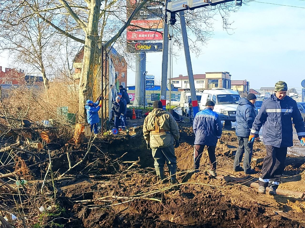 АВАРИЙНЫЕ РАБОТЫ НА ВОДОПРОВОДЕ ПО УЛИЦЕ ЕФРЕМОВА НА ЗАВЕРШАЮЩЕЙ СТАДИИ