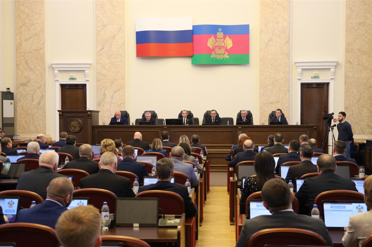 На сессии ЗСК рассмотрели результаты деятельности регионального Управления Минюста в 2025 году