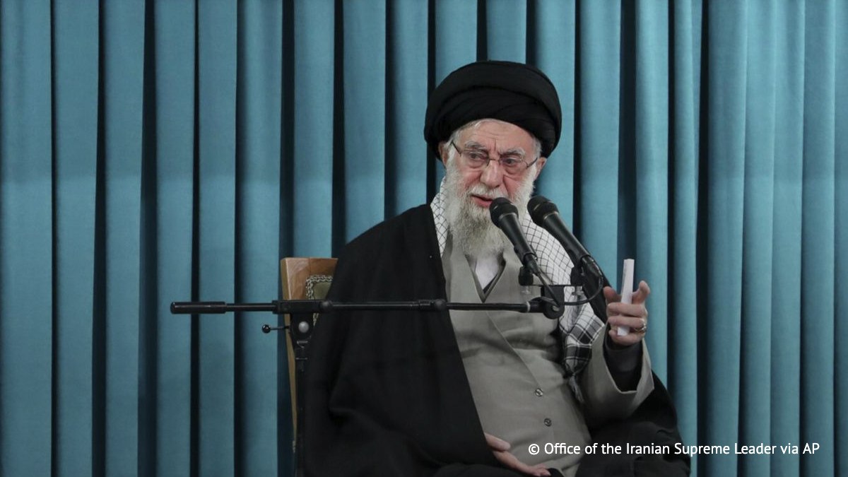 В Ираке объявлен трехдневный траур в связи со смертью верховного лидера Ирана Али Хаменеи, сообщает агентство INA