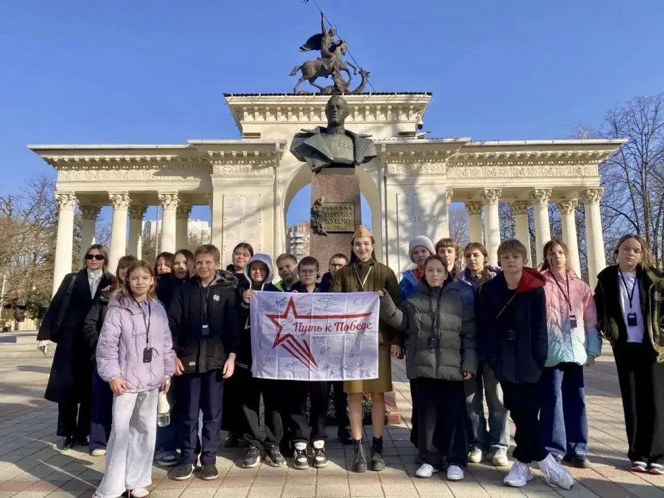 В Краснодаре проходят пешеходные экскурсии «Путь к Победе», посвященные подвигу советского народа в Великой Отечественной войне