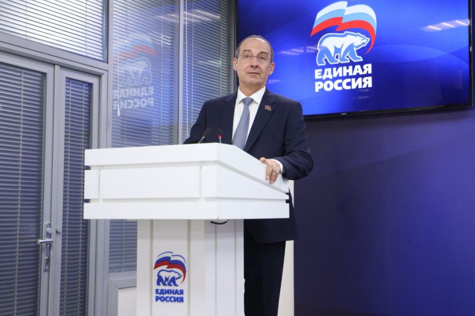 Председатель ЗСК Юрий Бурлачко возглавил делегацию кубанских депутатов-единороссов на региональном отчетно-программном форуме «Есть результат», который партия «Единая Россия» провела в краевом центре