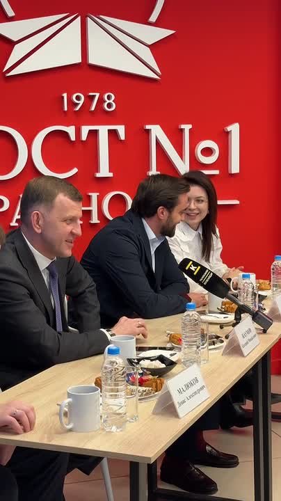 Евгений Наумов: 50 краснодарцев входят в Почётный караул «Поста №1», в том числе 20 девушек