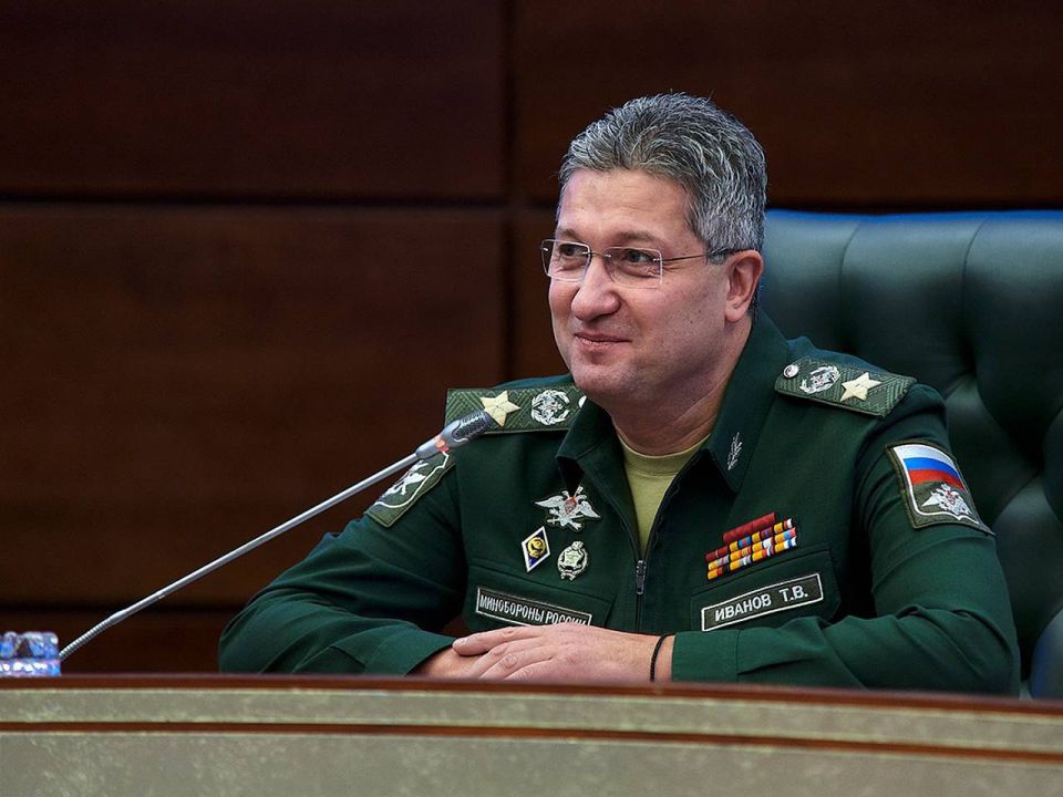 Как тяжело работать, когда вокруг такие «помощники»