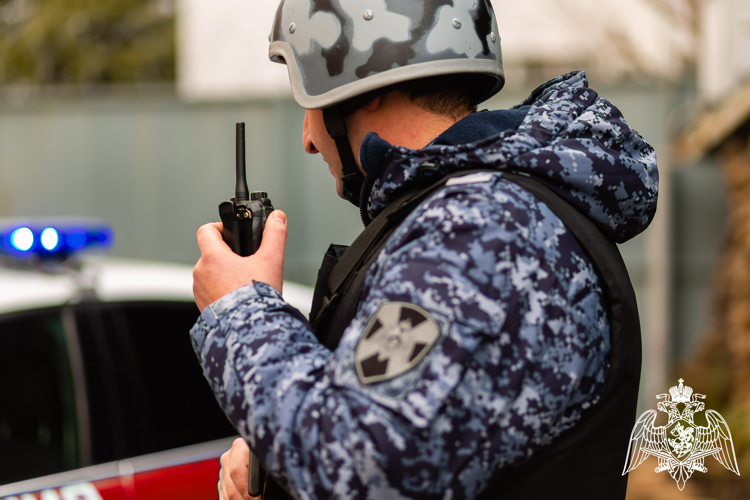 Житель Новороссийска пытался вынести из магазина 50 пачек масла в рюкзаке и сумке