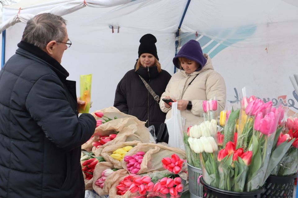 В Геленджике открылись точки продажи цветов к Международному Женскому дню