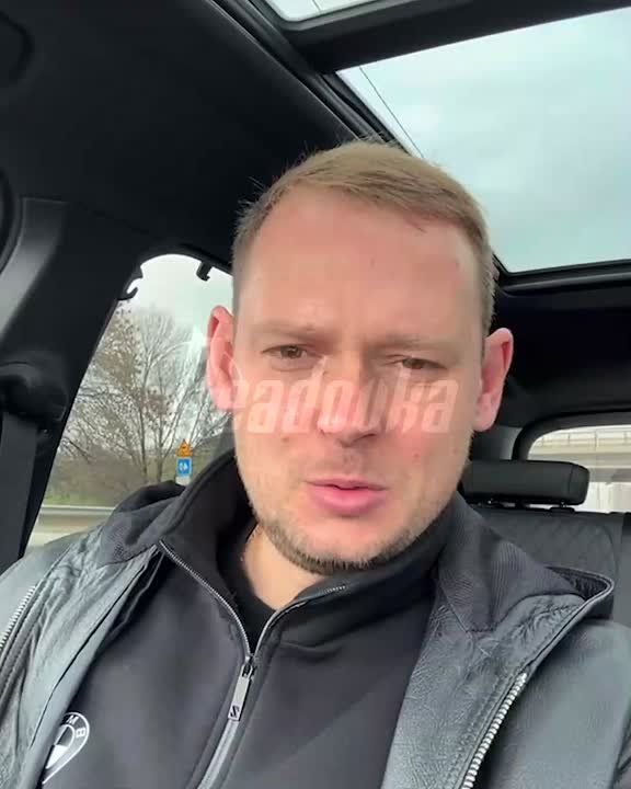 Юного пловца дисквалифицировали с соревнований из-за изображения на плавках ушедшего из России бренда