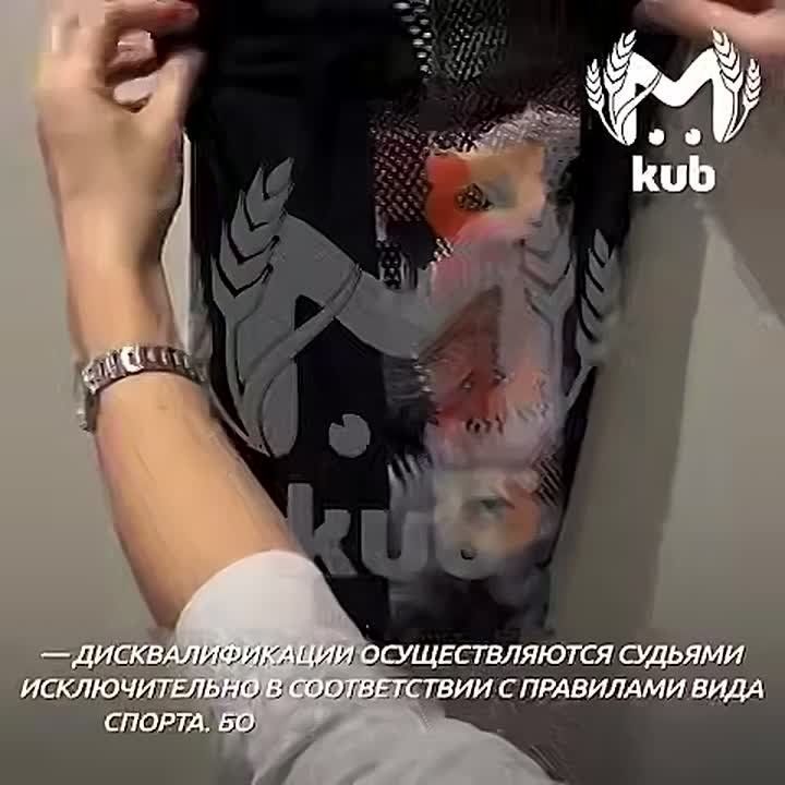 Мальчика с соревнований по плаванию в Краснодаре дисквалифицировали из-за СЛИШКОМ БОЛЬШОЙ НАДПИСИ ARENA