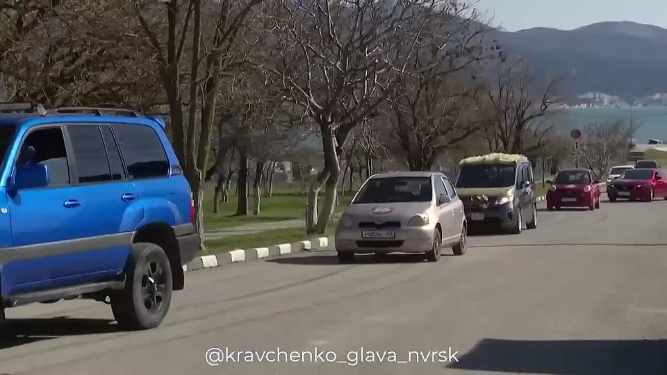 Автоледи Новороссийска отметили Международный женский день традиционным автопробегом «Дамы рулят!»